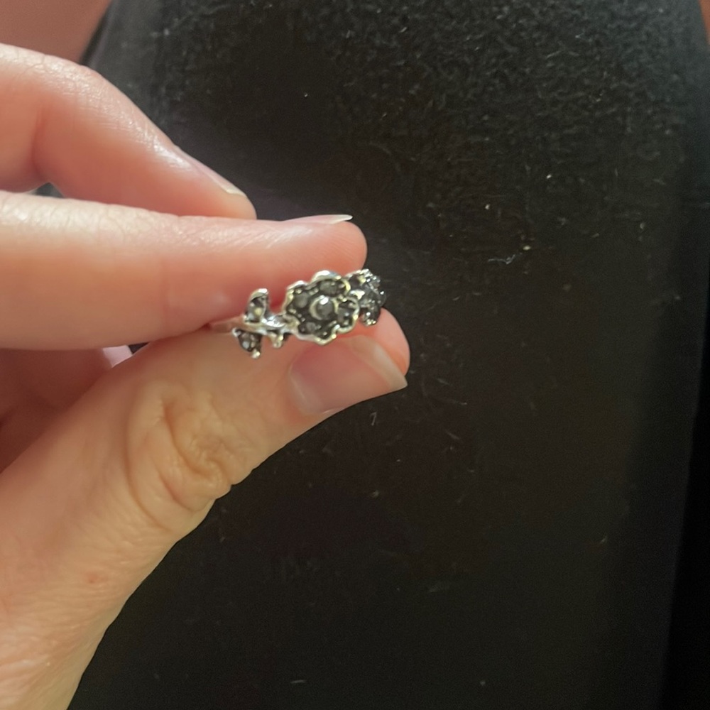 Silver flower ring